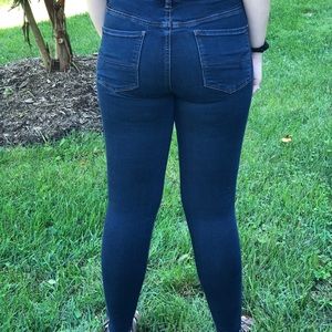 dark wash american eagle jeans